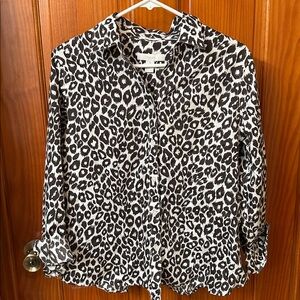 Chico’s wrinkle resistant no iron leopard print button down shirt size 1
